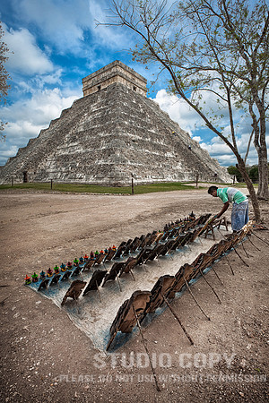 _MG_9811 chichen Itza vendor by Christian Del Rosario