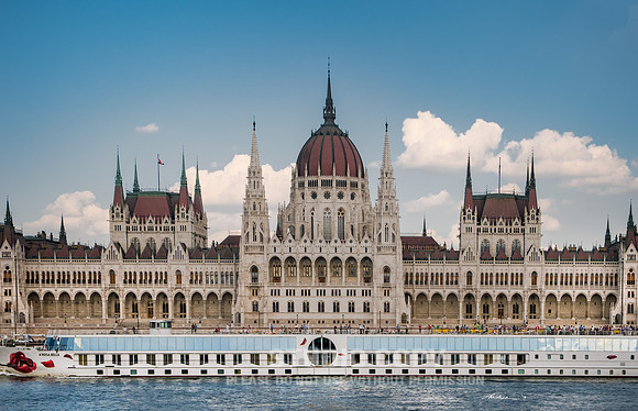 CDR_05172017_0737-Hungarian-Parliament